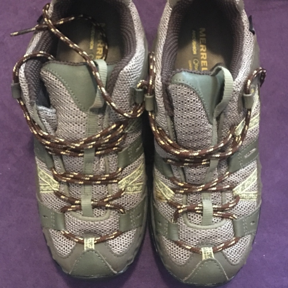 BNWOT Merrell hiking shoes